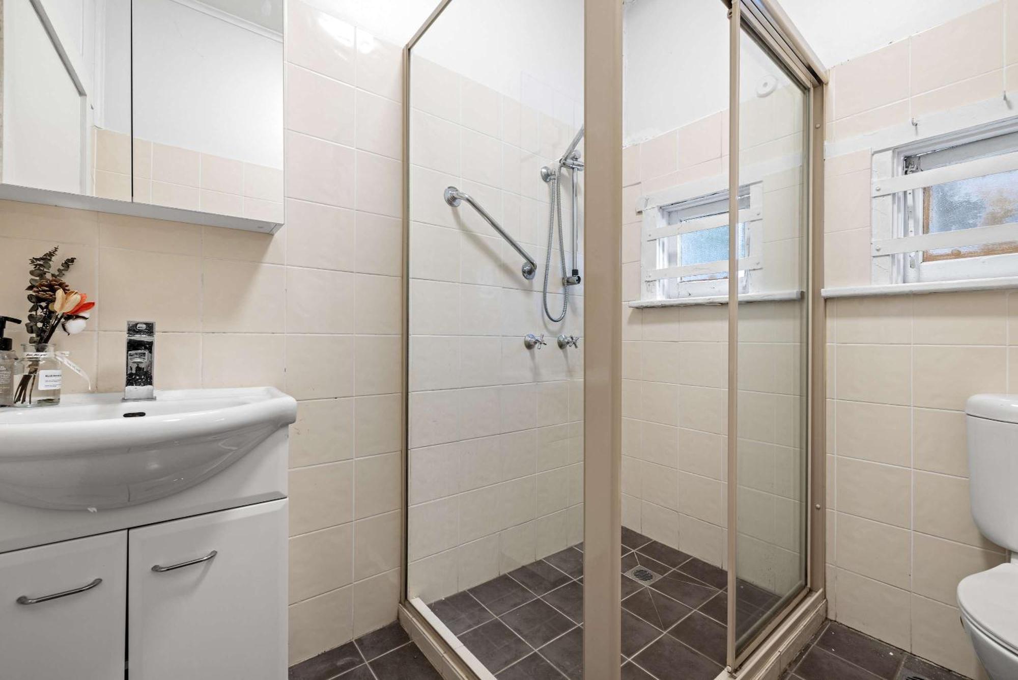 Boutique Single - Centrally Located - Shared Bathroom Guest house