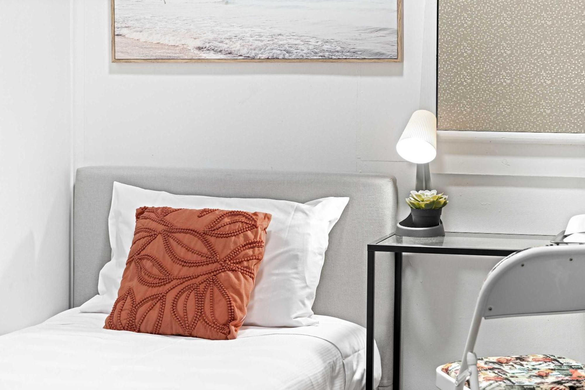Boutique Single - Centrally Located - Shared Bathroom * Sydney
