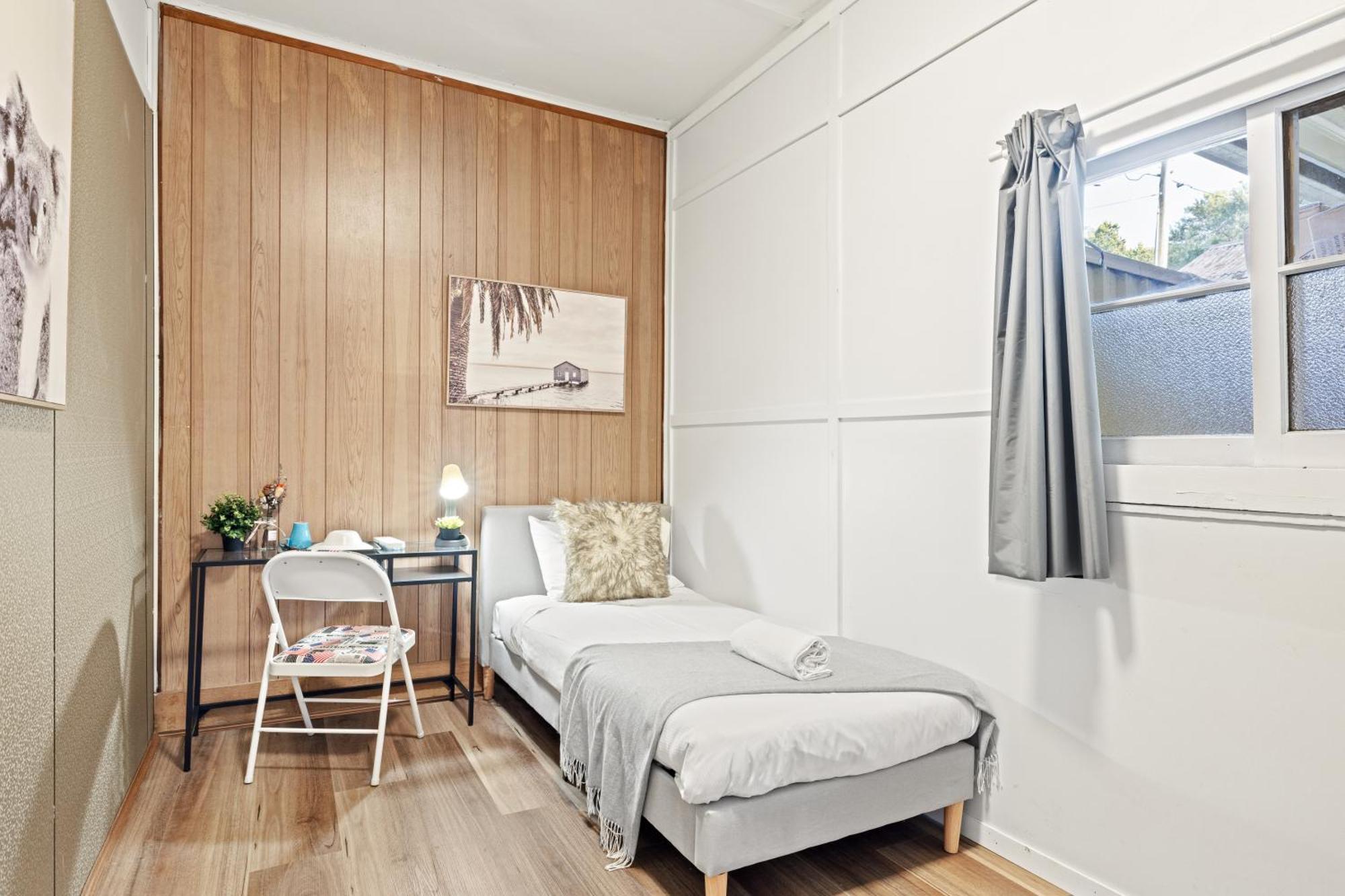 Boutique Single - Centrally Located - Shared Bathroom Sydney