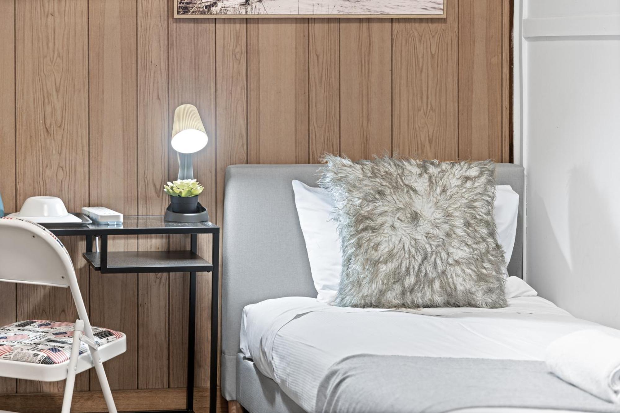 Boutique Single - Centrally Located - Shared Bathroom * Sydney